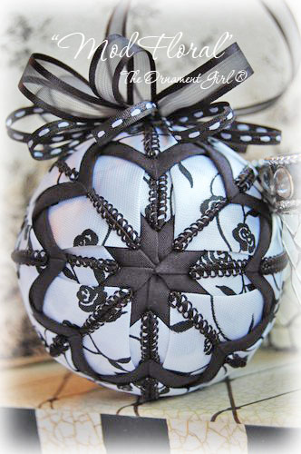 Mod Floral Ornament Front View
