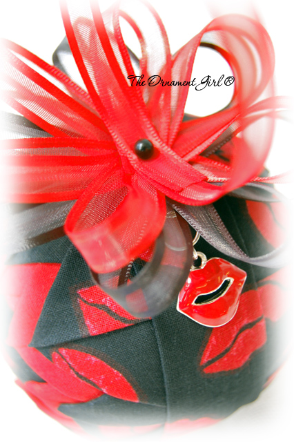 Mwah Ornament Top View