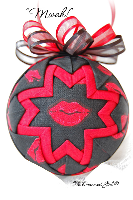 Mwah Ornament Front View
