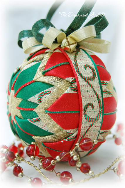 Green Shimmering Swirl Ornament Side View